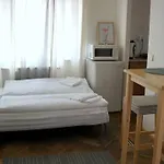 Funci Dancing 6 Apartment